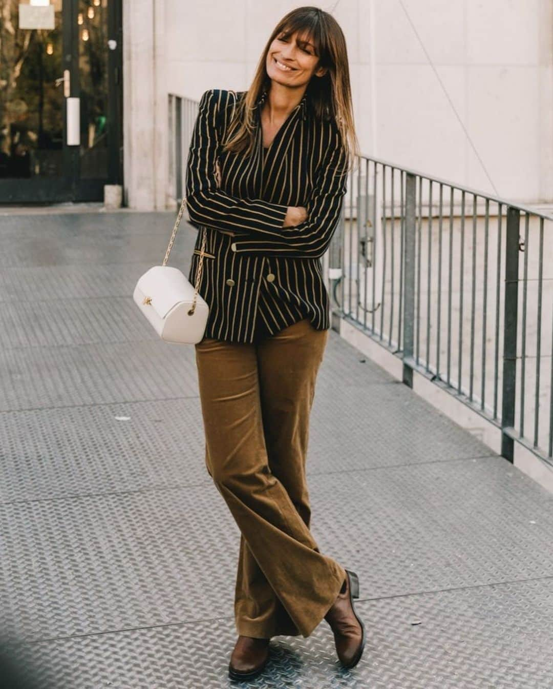 Vogue Parisさんのインスタグラム写真 - (Vogue ParisInstagram)「Happy birthday, @CarolineDeMaigret! To celebrate, we’re taking a lesson in Parisian elegance from some of the French style expert’s best street style looks. #CarolinedeMaigret #StreetStyle #ParisianStyle」2月19日 1時18分 - voguefrance