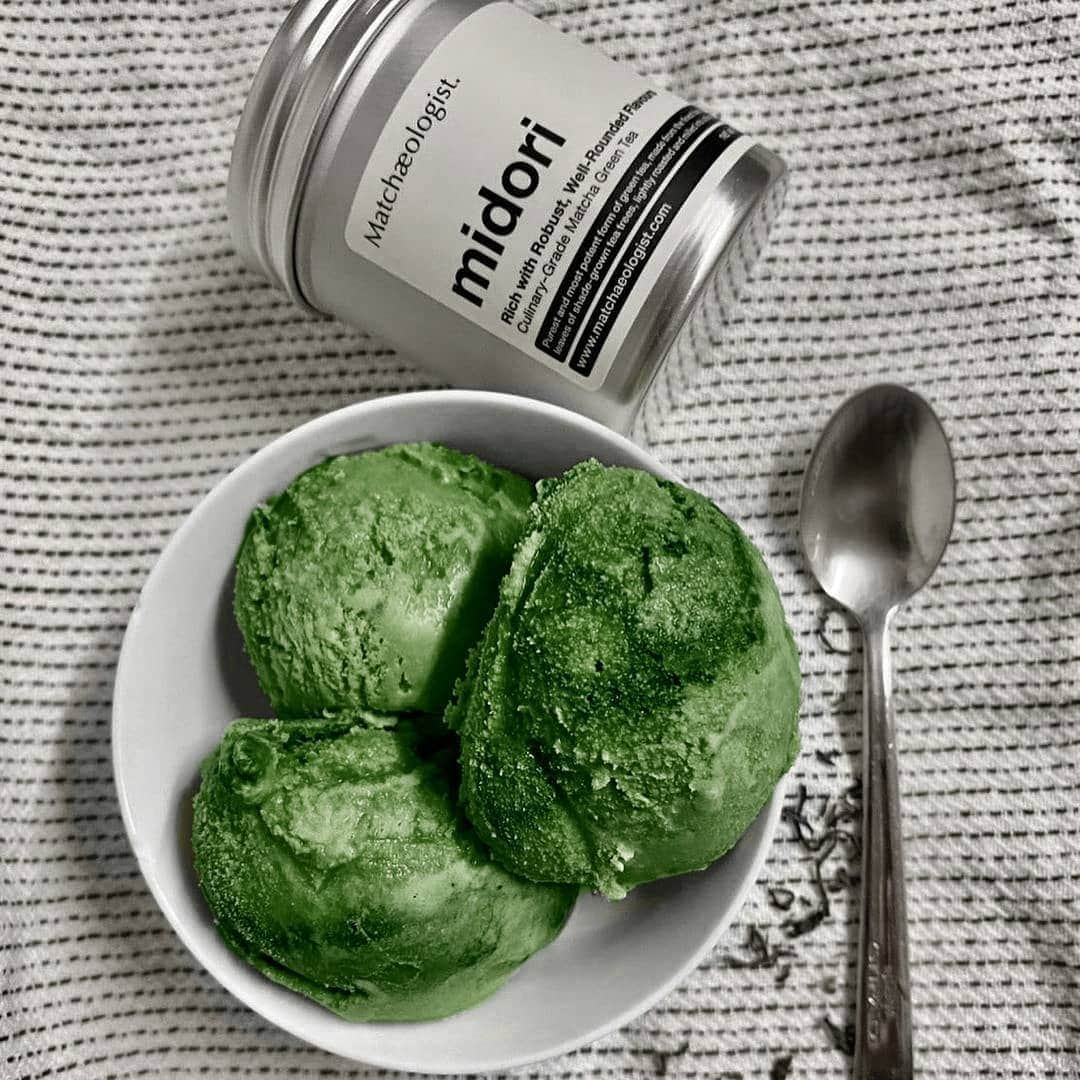 Matchæologist®さんのインスタグラム写真 - (Matchæologist®Instagram)「Who says you can’t enjoy #Matcha 🍦 #Icecream in the winter?! Raise your hand if you’d like to try this delicious #MatchaTreat featuring our Midori™ Culinary matcha prepared by @tastetheumami. 😋 . 🍵 What's your most recent favorite #MatchaCreation? 🤗 Keep us posted by tagging @Matchaeologist 🙌 . To find out more about our splendid range of artisanal matcha, 🌱 visit Matchaeologist.com . Click our bio link 👉 @Matchaeologist . Matchæologist® #Matchaeologist Matchaeologist.com」2月19日 1時21分 - matchaeologist