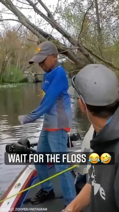 espnのインスタグラム：「Little man was too hype when he caught this fish 🤣🎣 (via @velt_cooper)」