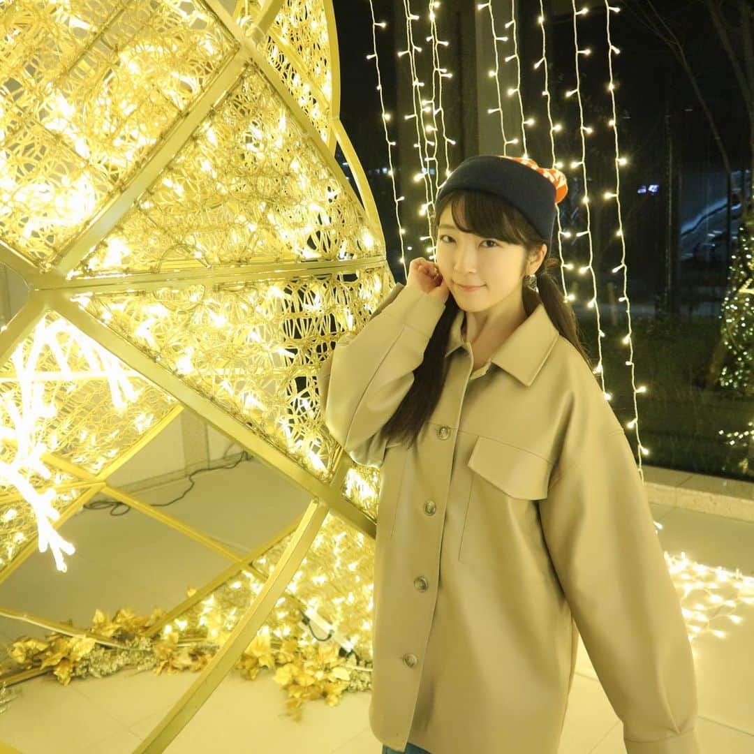 服部彩香のインスタグラム：「おやすみなさい🌼 . #イルミネーション #フリーモデル #フリーランス #被写体 #撮影会 #グラドル #グラビア  #くびれスト #美脚 #被写体 #撮影会 #撮影依頼 #仕事依頼 #ポートレート #ポートレートモデル #野外撮影  #あやかまる #服部彩香 #shotting  #portrait #japanesegirl  #cute #kawaii  #followme  #写真好きな人と繋がりたい #カメラ好きな人と繋がりたい」