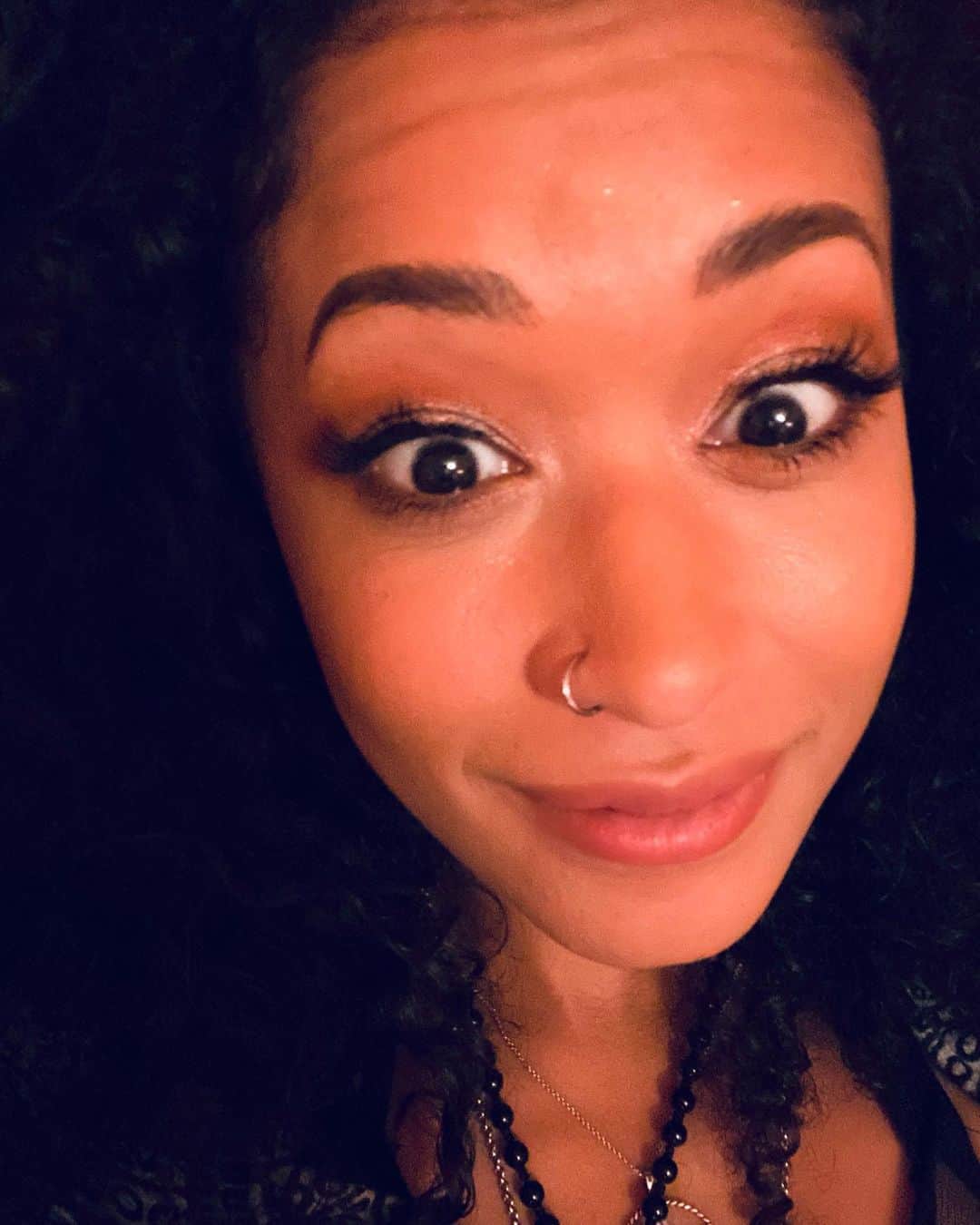 スキン・ダイアモンドのインスタグラム：「Can’t believe My nose piercing is 20 years old today.. 😅♒️🎉 Thank you for the birthday wishes everyone! I’m going to eat a massive fry up for breakfast because I DESERVE IT.」