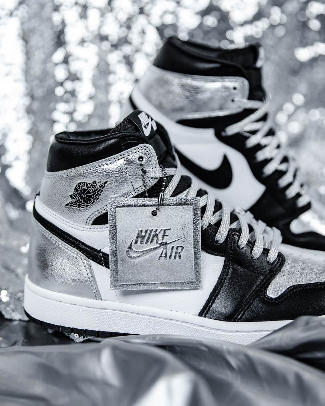 Foot Lockerのインスタグラム：「Silver Surfin 🤤 Women's #Jordan Retro 1 High 'Silver Toe' launches tomorrow 2/19.」