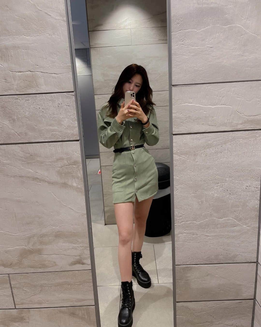 渡邊真由のインスタグラム：「💚🤍💚  #handm #hm #bershka #code #today #gucci #guccibelt」