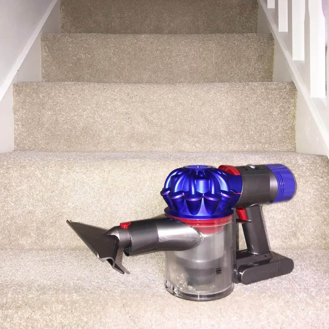 Dysonさんのインスタグラム写真 - (DysonInstagram)「Step up your cleans with vacuums engineered for versatility.   Dyson vacuum tools are developed from 20 years of research into home cleaning. They're engineered to transform your vacuum and make cleaning easier, wherever you are in the home.   Selected tools are included with your Dyson vacuum, or available to buy separately on our website. Link in bio. 📷 @insidethefeatherstone #dyson #dysonhome #vacuum #vacuuming #cleanhome #healthyhome #homecleaning #cleaning」2月19日 1時47分 - dyson