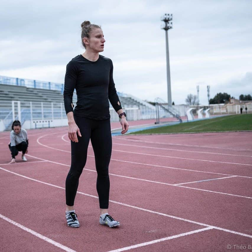 Amandine BROSSIERのインスタグラム：「Prête pour attaquer ces championnats de France avec ambition. 👊🏻  📸 @theobarillerk  #championnatdefrance #ready #adidas #ffa #2laps #2races #ontheroadto #toruń」