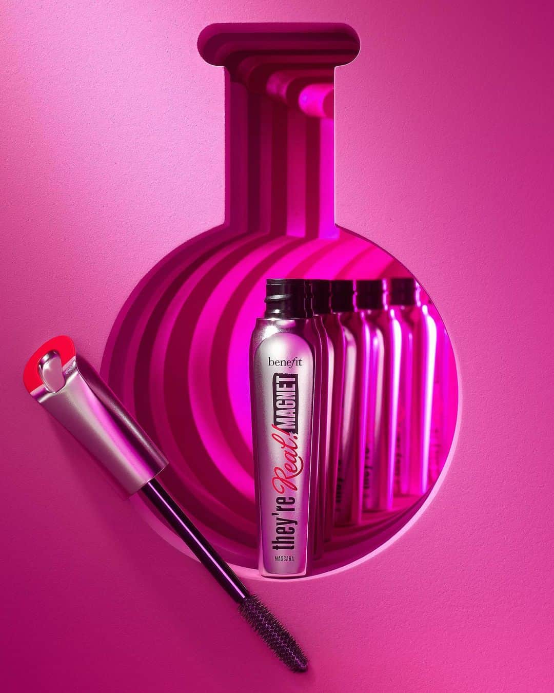Benefit Cosmeticsさんのインスタグラム写真 - (Benefit CosmeticsInstagram)「🧲 Introducing... They're Real! Magnet Extreme Lengthening Mascara! 🧲 Our NEW extreme lengthening mascara was developed with real magnetic technology for powerful length & lift! ⚡️ 36-hour wear ⚡️ 40% longer lashes ⚡️ Lightweight, buildable formula ⚡️ Won’t smudge or flake 🛒 Get yours today EXCLUSIVELY on the Instagram app in full-size for $27 and mini for $15 – just tap on the product tags to shop now! 🎉 P.S. there’s still space left in our virtual launch event! Head to the link in our bio to catch musical guest @arilennox and receive a virtual goody bag! 🛍」2月19日 2時00分 - benefitcosmetics