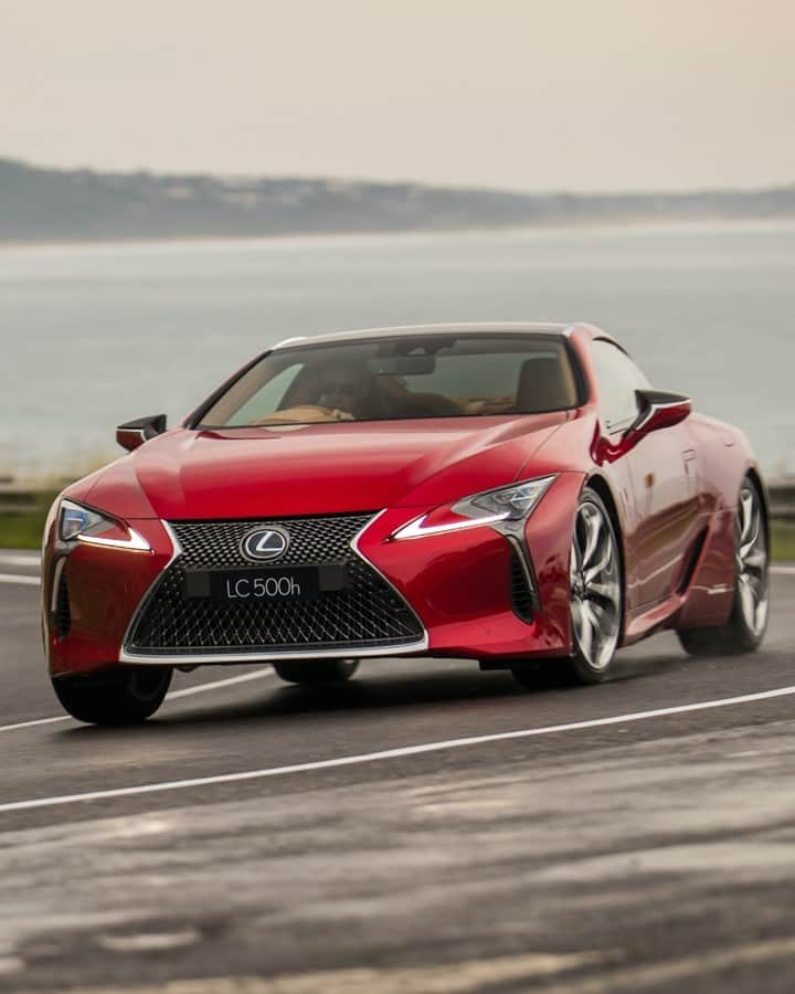 Lexus UKさんのインスタグラム写真 - (Lexus UKInstagram)「Astonishing performance. #LexusLC」2月19日 2時00分 - lexusuk