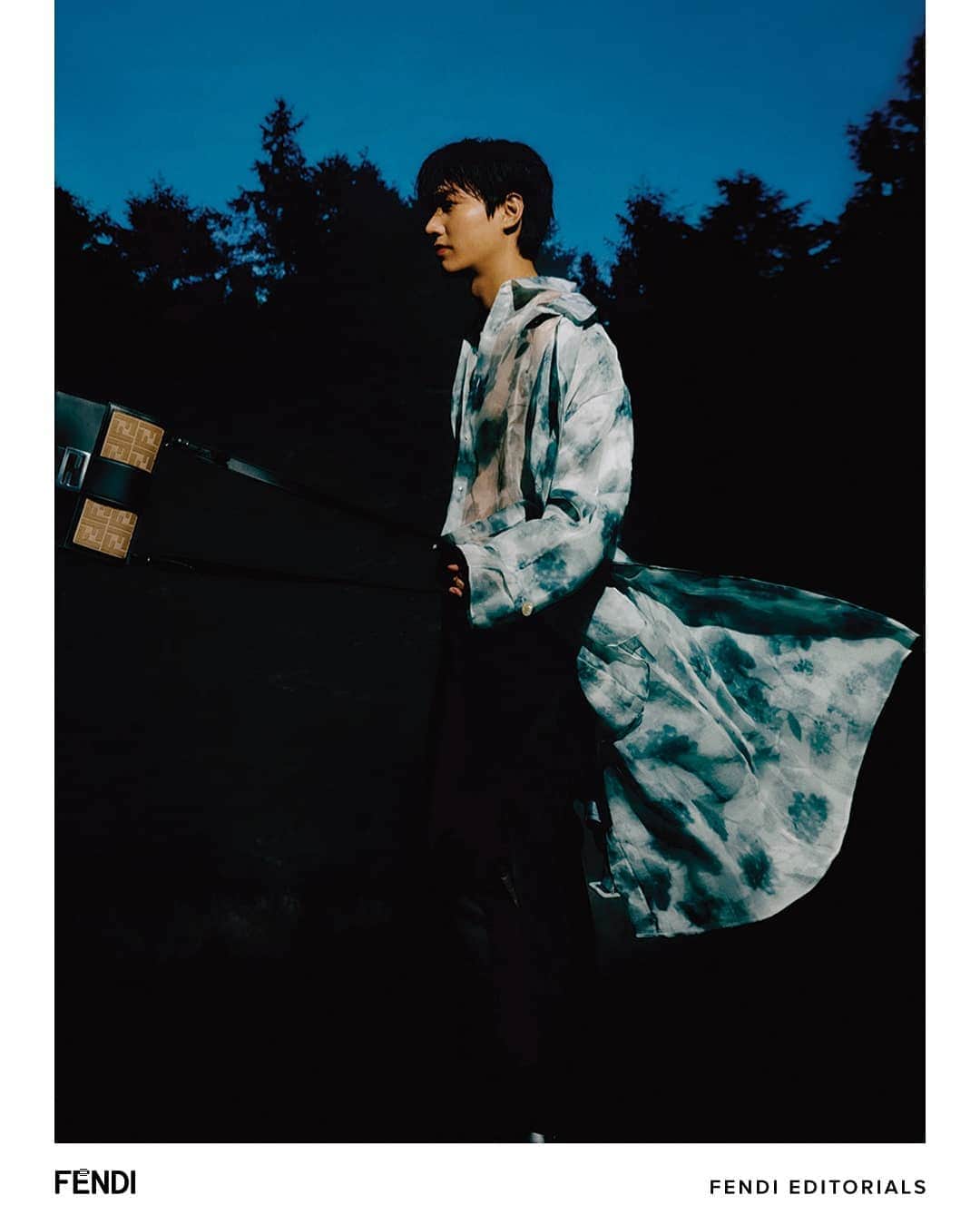Fendiのインスタグラム：「New-season neutrals. @actorleeminho wears the #FendiSS21 total look and accessories on the cover of @gq_korea. #FendiEditorials #LeeMinHo  Talent: @actorleeminho Photographer: Jong Ha Park  Fashion Editor: Na Na Park  Stylist: Hye Jin Jung  Hair: Min Lee Make-up: Lee Seul Lee」