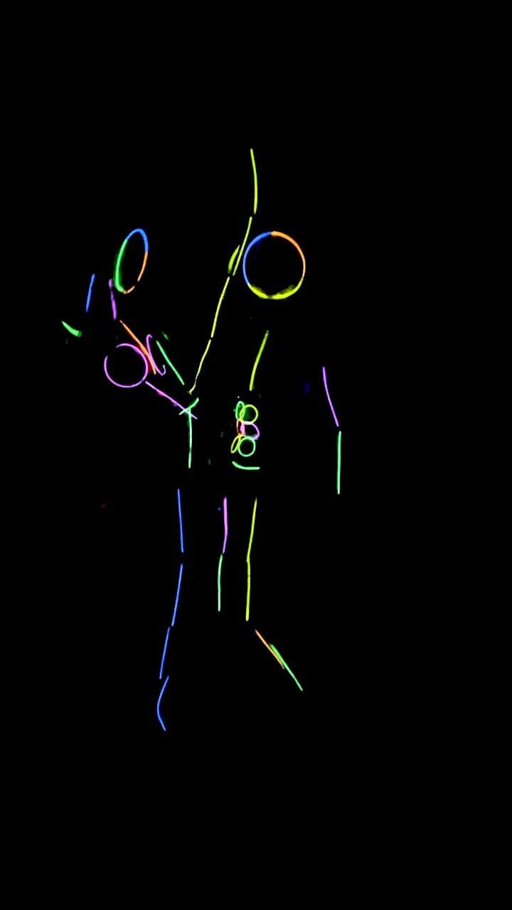 ナイル・ウィルソンのインスタグラム：「Stick figure flips 🤸🏼‍♂️🕺🏼 Tag a Glow Stick 🔥 #Gymnastics #GlowStickChallenge @emily_mccarthy95」