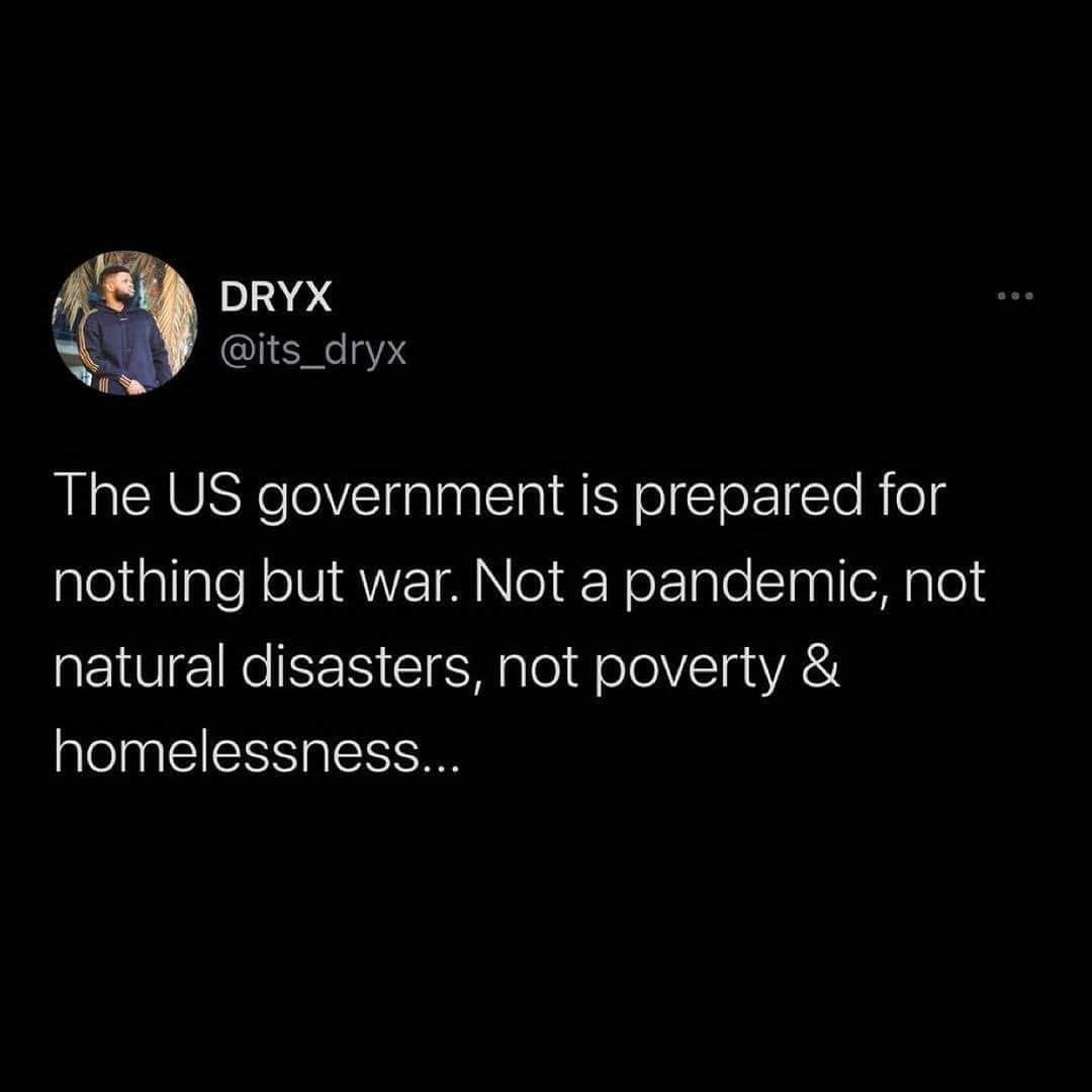 マット・マクゴリーさんのインスタグラム写真 - (マット・マクゴリーInstagram)「Repost from @jlovecalderon • If you have the means, please donate to mutual aid! If you need assistance, please apply. Both can be done by going to the link in @terisasiagatonu’a bio! • Deep love and condolences to everyone in Texas, the South, and everywhere where people are suffering and dying from climate devastation exacerbated by capitalism. People are suffering in the wealthiest most resourced country on the planet. Suffering because the U.S. puts profits over people, no matter the cost. The weather jokes especially from those of us in California aren’t funny. A baby died in Texas because their family had no electricity for 32 hours. Houseless people freezing to death all over the country while vacant hotels and apartment buildings are available. Every report and testimony right now has been heartbreaking and enraging.  Swipe through for how you can help support in the mutual aid efforts going on right now. Additional links to more TX mutual aids and weather crisis assistance (volunteer transportation services, warming centers, pet shelters/animal sanctuary support, veterans support, etc) at the link in my bio.」2月19日 2時18分 - mattmcgorry