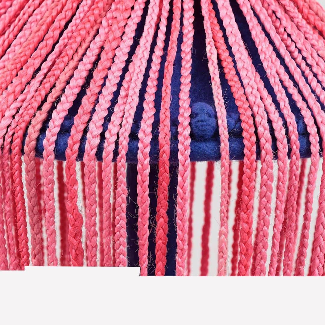 Grace Bonneyのインスタグラム：「“Passage, when momma lets my braids flow down my back” 2021. Wool, synthetic braiding hair, beads, plaster, resin. Work by @nastassjaebony   Avery: You are between Hampton Roads and Richmond, Virginia. How do those cities and their history inform and shape your work? How does the concept of home play a role in the narrative of your work?  Nastassja: Living in a southern state, especially Virginia, one understands the heavy histories that are literally embedded in the land that we walk across. The spaces where we live, work and play. Having made work that speaks to the histories specific to Black bodies in both parts of the state, I’ve become interested in the way place and geography, and the stories tied to them, have a relationship to our bodies. The way in which we, in part, define our identity by a place- where we live, where we’re from, the grounds our ancestors graced etc. is interesting to me. And migration. How often home shifts, and why. The way we adapt due to an understanding that a part of what home is, is present within the body, thus has the ability to be carried away and planted in a new place. I think that is how the narrative of home pops up in my work, and it is how I approach picking apart the presence or idea of home in what I read or conversations I have before retelling them through my work.」