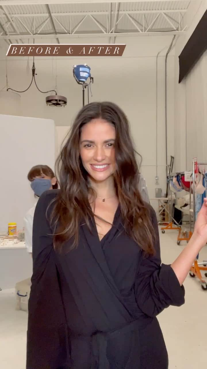 カーラ・オッサのインスタグラム：「No bad hair days at work with @taryllatkins  #hardworkingwomen #influencermiami #fashionmodel #naturalhaircare #hairstyle #beforeandafterhair #beforeandafter #makeup #hairproducts #monatworks #monatglobal #ambassador #miamigirl」