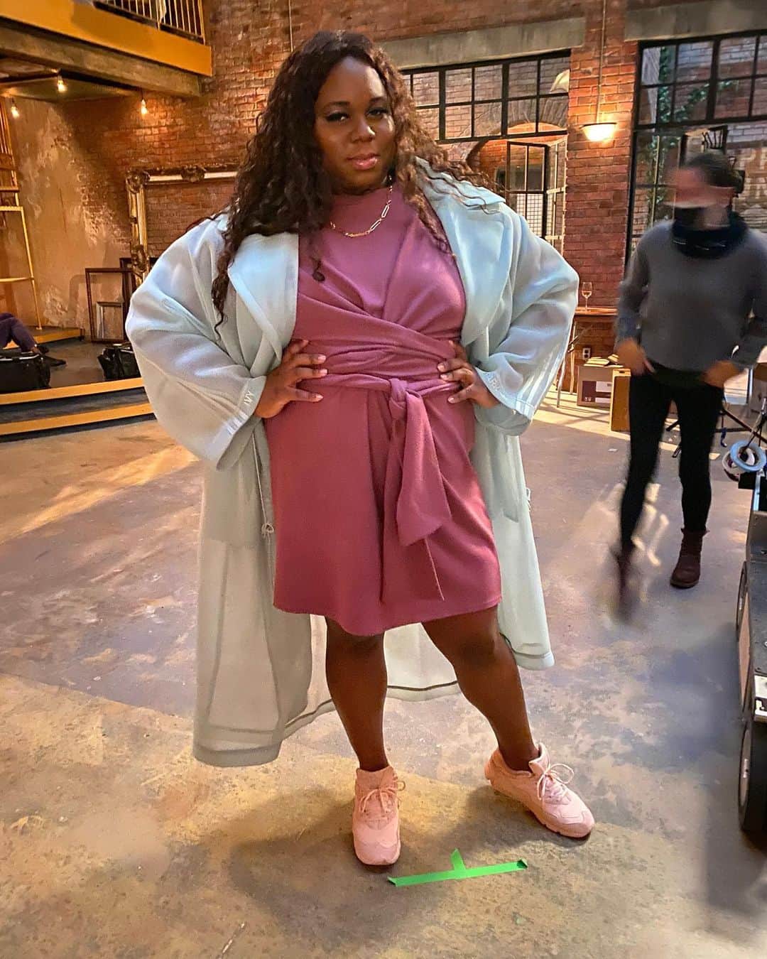 アレックス・ニューウェルのインスタグラム：「Auntie was giving you @weareivypark fashions!!!!! Did you catch it??」