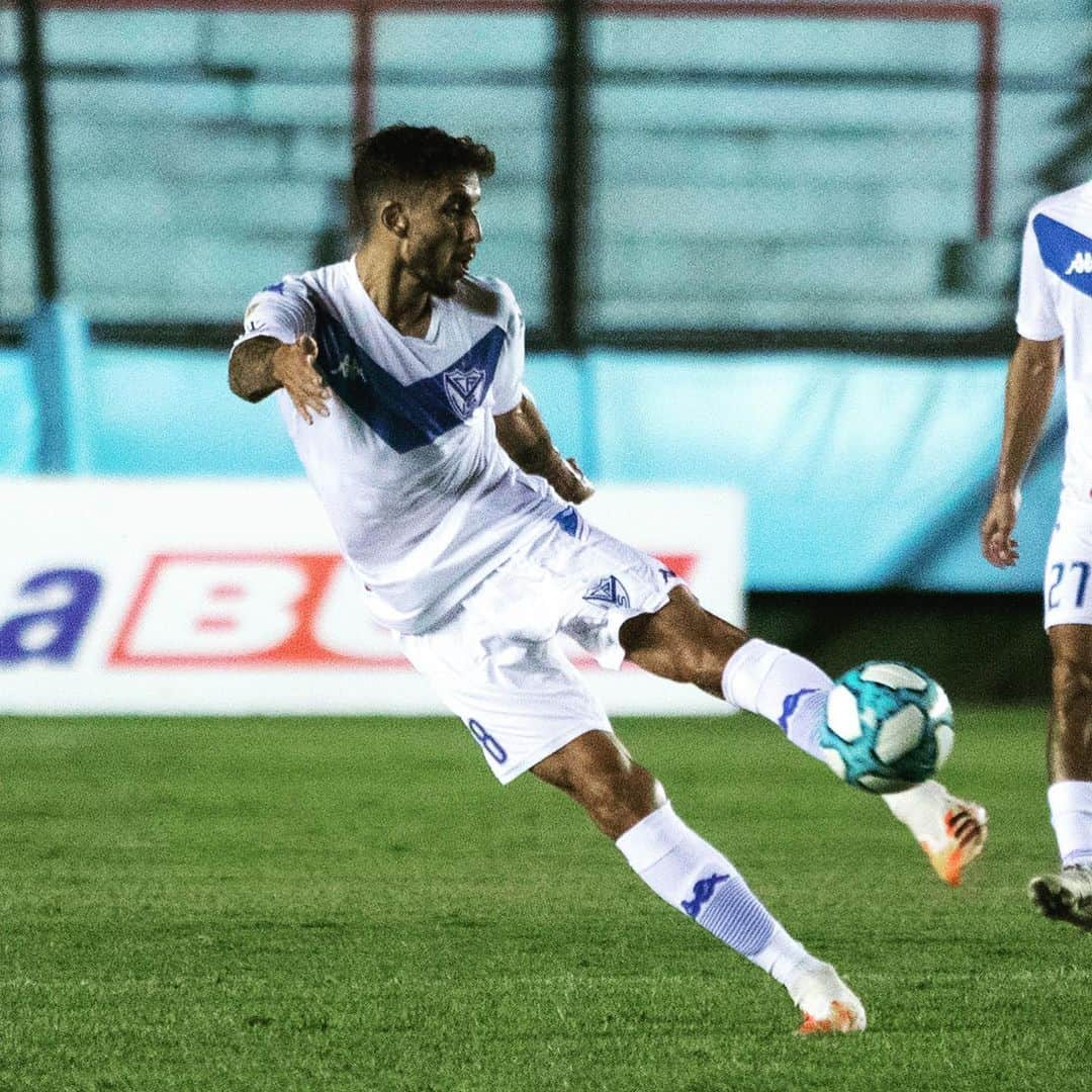 リカルド・アルバレスのインスタグラム：「Copa Argentina. @velez ⚪️🔵」