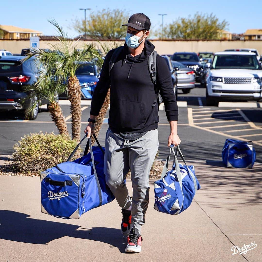 Los Angeles Dodgersさんのインスタグラム写真 - (Los Angeles DodgersInstagram)「World Series Champion @claytonkershaw has arrived.」2月19日 2時53分 - dodgers