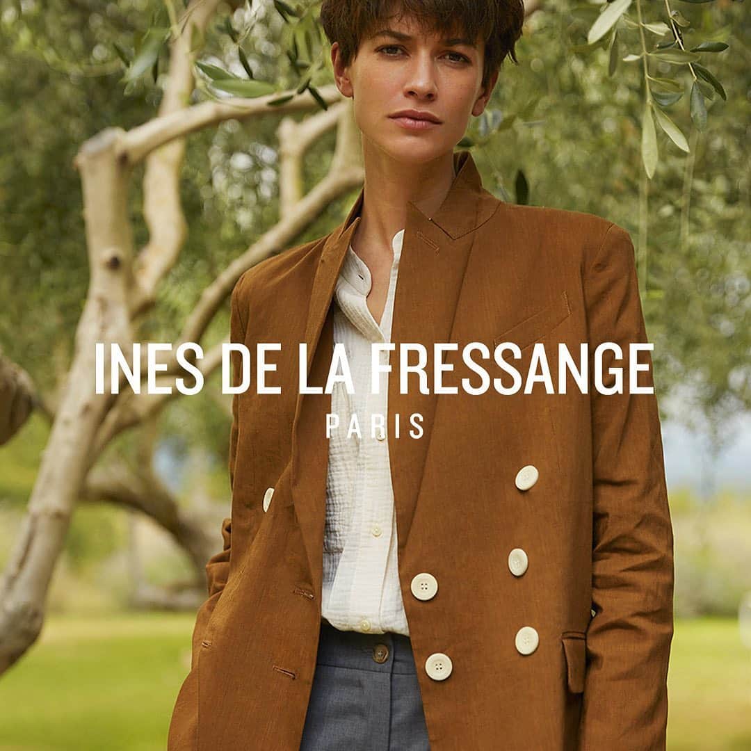 のインスタグラム：「Provence getaway New Spring/Summer 2021 Collection available online. — Escale en Provence Nouvelle Collection Printemps/Été 2021 disponible en ligne.  www.inesdelafressange.fr  #InesdelaFressangeParis #InesdelaFressange #InesSpringSummer #SS21」