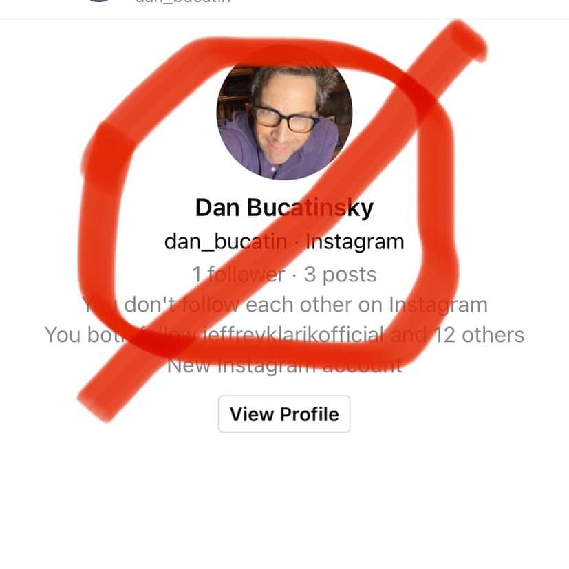 ダン・ブカティンスキーのインスタグラム：「THIS IS NOT ME people.  Just saying. #hack #fakeinsta」