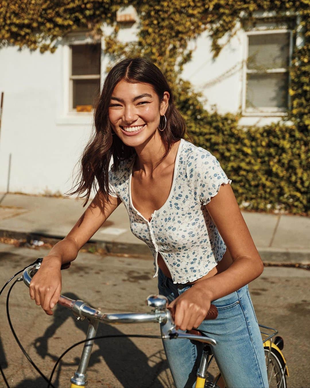 エアロポステールのインスタグラム：「Our #AeroWorld fam just keeps growing 💕. Meet @jessicabrunnenmeyer: an environmental activist passionate about sustainable fashion, diversity and inclusivity. As a volunteer at the U.S. Green Chamber of Commerce, Jessica helps organizations and individuals make their infrastructures more ecologically conscious 👏👏👏」