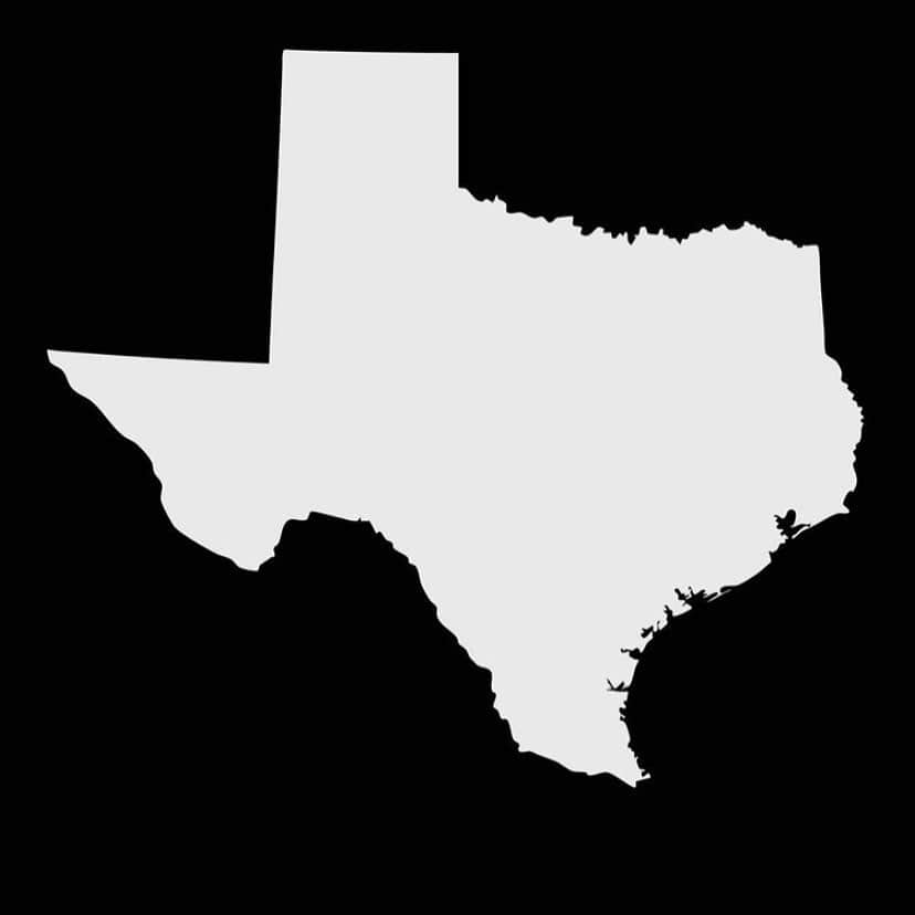 クリー・ハリソンのインスタグラム：「Thanks to @mfoltx there is a link in my bio with ALL of the info of ways to get help, offer help & donate if you can. My heart is breaking for you Texas. 💔」