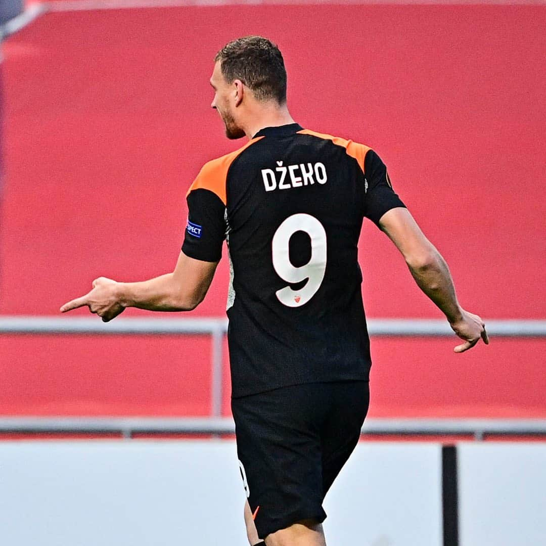 ASローマさんのインスタグラム写真 - (ASローマInstagram)「◼️🟧 🐺 𝐃𝐀𝐉𝐄 𝐄𝐃𝐈𝐍! 💪 🟧◼️⁣ 👈 Point us into the lead, @ed_dzeko!⁣ ⁣ #ASRoma #BragaRoma #UEL」2月19日 3時43分 - officialasroma