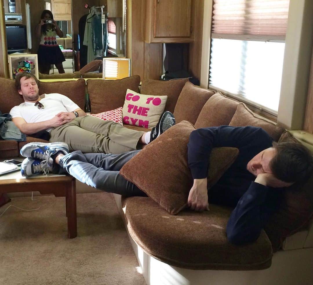 ミンディ・カリングのインスタグラム：「Happy birthday @ikebarinholtz. I love you. Here’s a photo of you doing one of your favorite things; napping in a trailer after a heavy crew lunch near @davidstassen.」