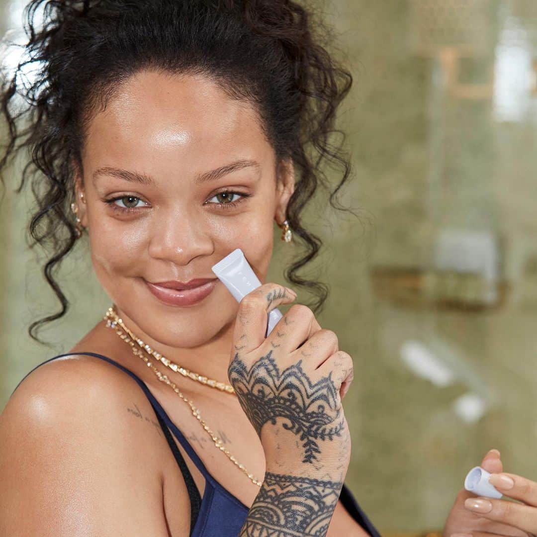 のインスタグラム：「From our friends at @FENTYSKIN:  FENTY SKIN just keeps droppin' that heat! Y'all ready for this? 👀 #FENTYSKIN is back with another staple for ya skincare collection — #FlashNap Instant Revival Eye Gel-Cream, @badgalriri's fave way to get that well-rested look even if she's runnin' on no sleep!   Flash Nap is available NOW 💫 Who's gonna be the first to cop?! Available at Sephora.  Flash Nap Instant Revival Eye Gel-Cream」