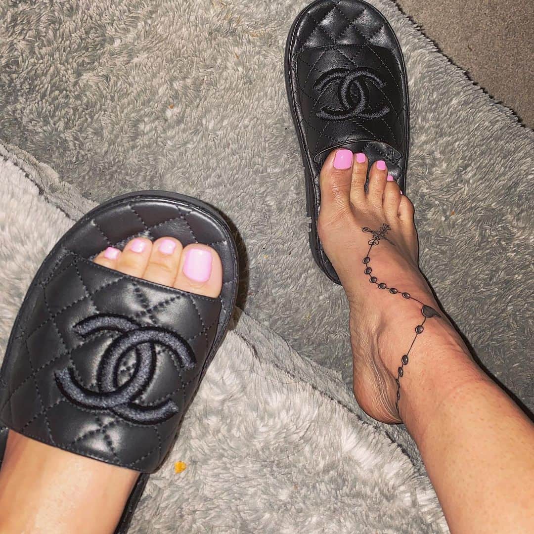 キーシャ・コールのインスタグラム：「New Tatt!!!! I love the lord, he heard my cry!! 🙏🏽🔑😎」
