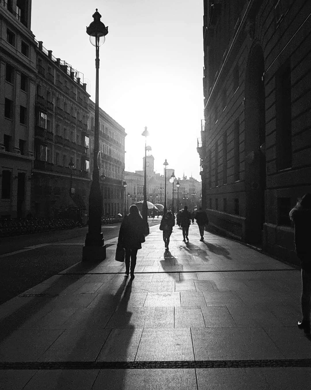 Guido Gutiérrez Ruizさんのインスタグラム写真 - (Guido Gutiérrez RuizInstagram)「February afternoon walk • Paseo de tarde en febrero • #Madrid」2月19日 4時29分 - guigurui