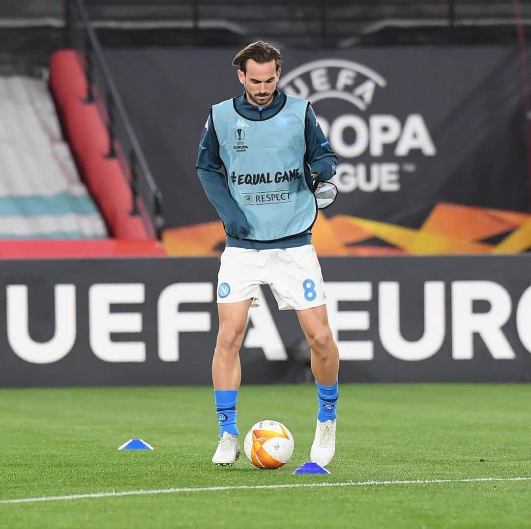 SSCナポリさんのインスタグラム写真 - (SSCナポリInstagram)「🏃‍♂️ Warm-up! 🔥 ⚽️ #GranadaNapoli 🏆 #UEL   💙 #ForzaNapoliSempre」2月19日 4時30分 - officialsscnapoli