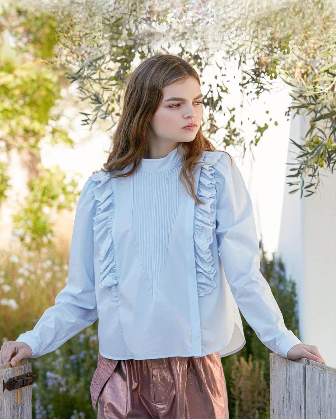 メドモアゼルのインスタグラム：「Romantic mood 💕  Mesdemoisellesparis.com  #mesdemoisellesparis #springsummer21」