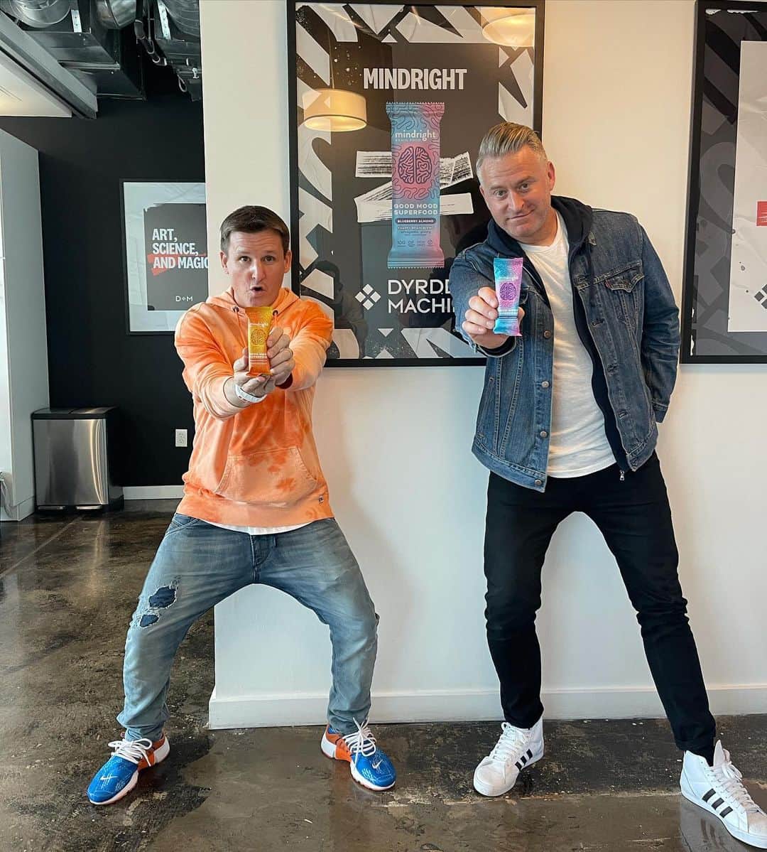 ロブ・ディアデックのインスタグラム：「Today is the day! The taste good, feel good nutrition, for a happy and healthy mind is live.  @dyrdekmachine’s latest creation, @get_mindright is officially off and running. Been an amazing journey working with my man @csbernie to bring this Good Mood Super Food to market. S/O to the entire Dyrdek Machine crew and all of our amazing partners and investors for making today happen. #manufacturingamazing #doordier」