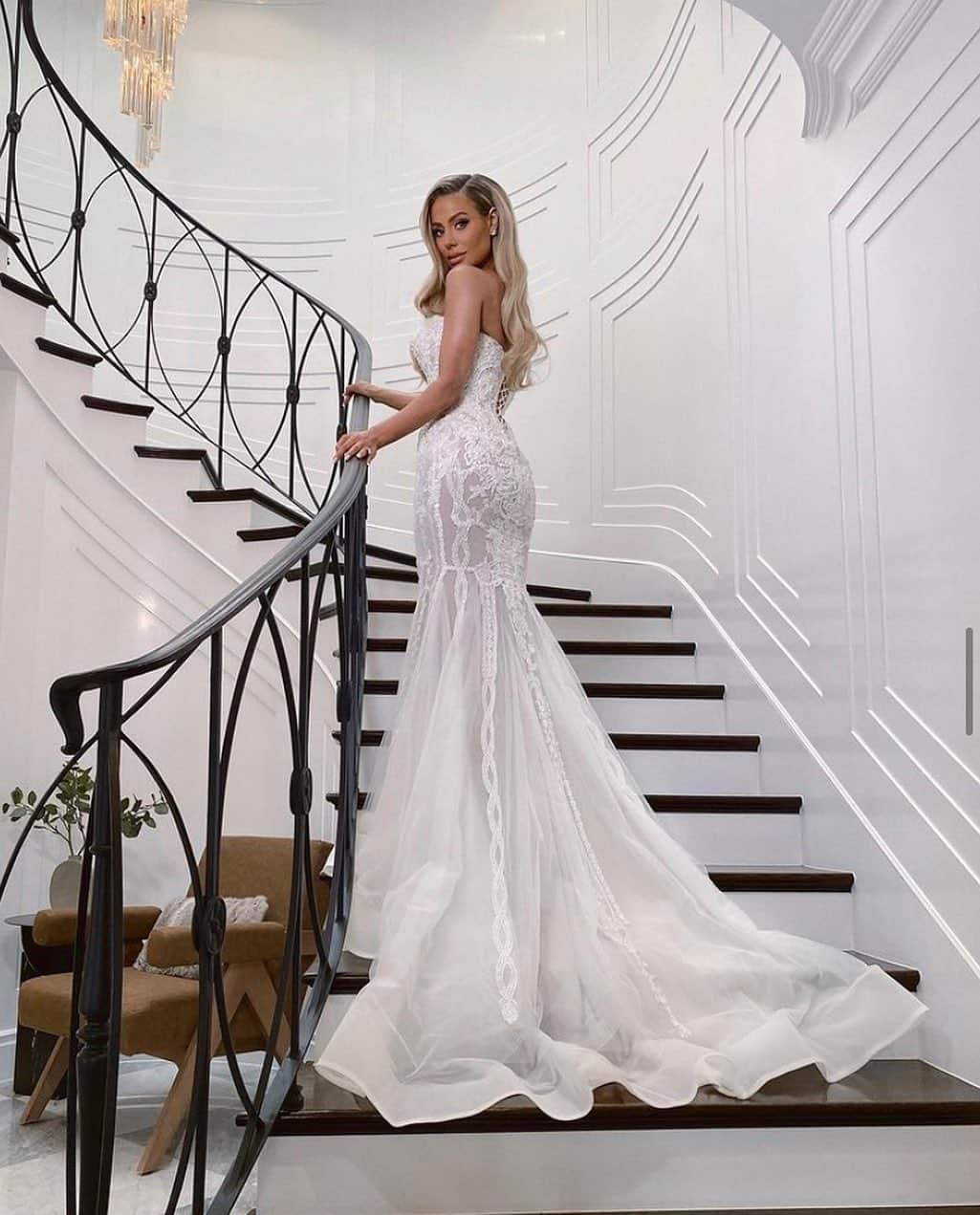Bedroom diaryのインスタグラム：「✨The Actress✨ dress by @nektaria_official x @doritkemsley 🤍」