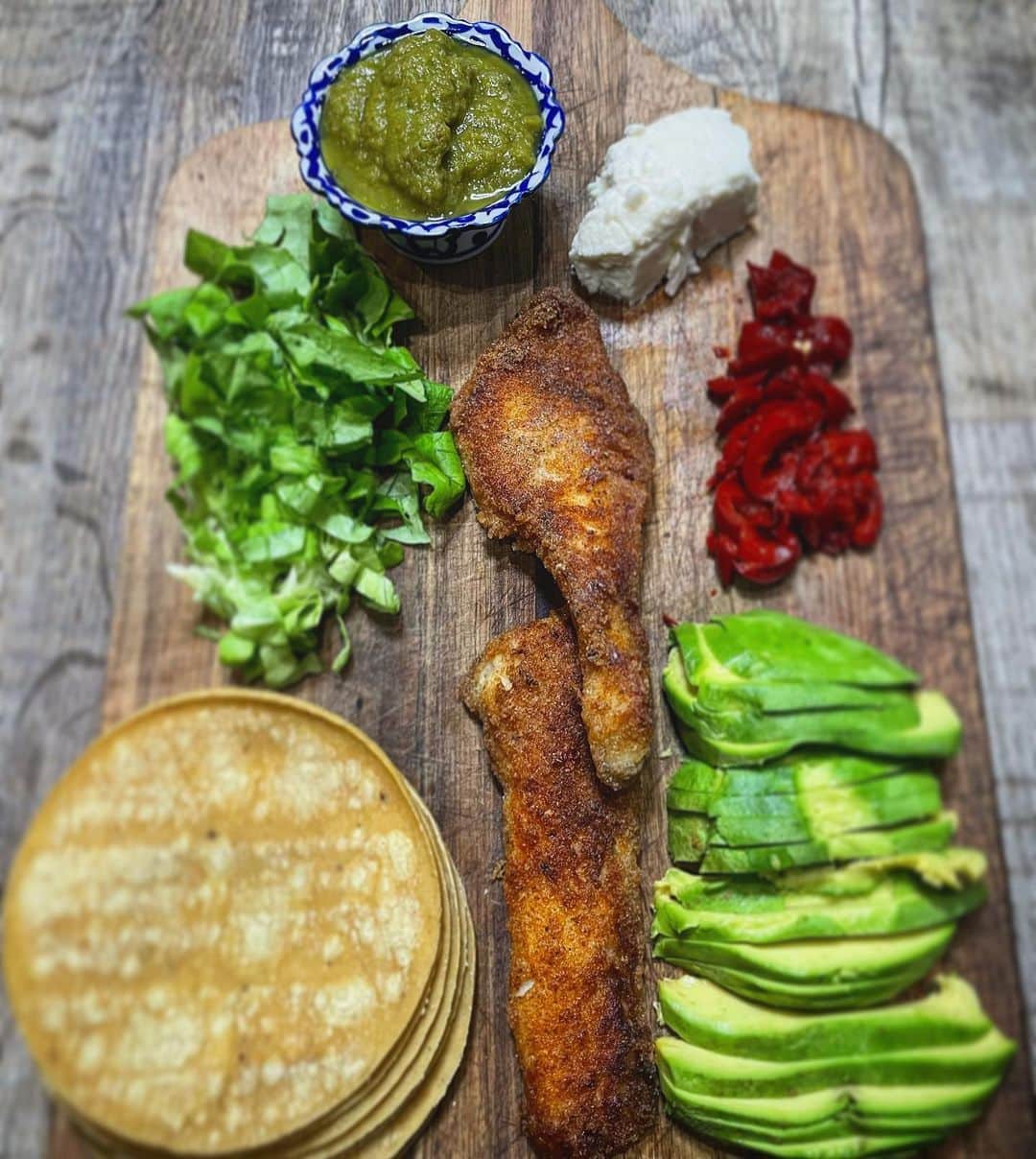 ケリスのインスタグラム：「Tacos on a Thursday just cause.. lunch anyone??」