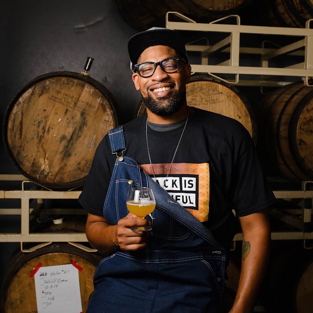 Wal-Mart Stores, Incのインスタグラム：「Meet Marcus Baskerville, head brewer & co-owner of @weatheredsoulsbrewing, whose aim is to celebrate diversity in craft 🍺 brewing & give a platform to change-making conversations. “Our mission is to bridge the gap that's been around for ages & provide a platform to show that the brewing community is an inclusive place for everyone of any color,” he said.  Head to our stories for more inspiring conversations as we continue to celebrate Black-owned brands this #BlackHistoryMonth & beyond. #BlackHistoryIsToday」