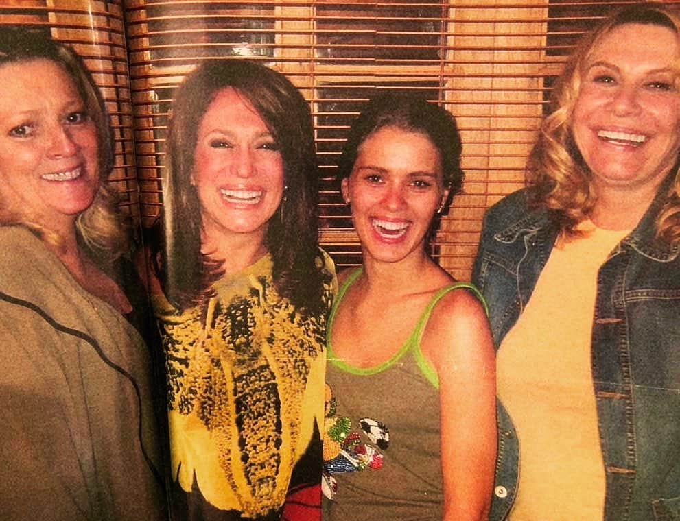 カロライナディークマンのインスタグラム：「um #tbtzão desses, bicho! eu e minhas 3 mães na época de #senhoradodestino ❤️❤️❤️ saudade de tudo... e de quando eu tinha TODAS!」