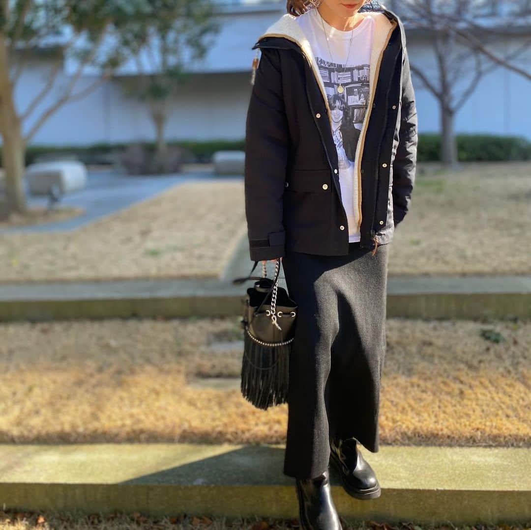 HandmadeLaboのインスタグラム：「一枚持ってるとすごく便利なマウンテンパーカー𖥧𖦥𖦴  @classicalelf_official  のマウンテンパーカーは3way仕様✨ 袖まで暖かい長袖ライナーはボタンで簡単に取り外しできるから ロングシーズン着られる優れもの⑅︎◡̈︎* サイズもXLまであるから ユニセックスでも使えるよ♪ 彼氏や旦那さんとシェアしても良さそう♡  #クラシカルエルフ #classicalelf #エルフコーデ #ユニセックス #男女兼用 #アースカラーコーデ  #マウンテンパーカー #スプリングコート #ボアコート  #locari #ロカリ #大人コーデ #大人カジュアル #プチプラ #プチプラコーデ #着回しコーデ」