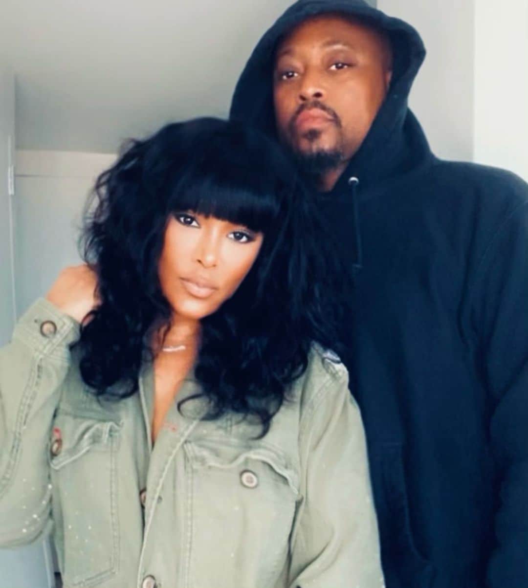 キーシャ・エップスのインスタグラム：「True LOVE not only glistens in the sunshine. It also weathers the storm.  Thank you for ALWAYS having my back King. 29 years & counting that your actions showed me that. May God continue to bless you in ways you can’t even fathom!!  Friendship is everything ❤️  #ATrueLOVELove #Building #LOVEyouKing #ThankYouGod🙏🏽 #MyRock」