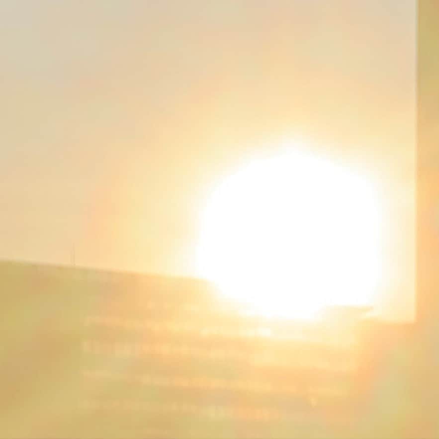 竹井亮介のインスタグラム：「2021年2月19日。 昇る太陽。 #今朝の色 #空」