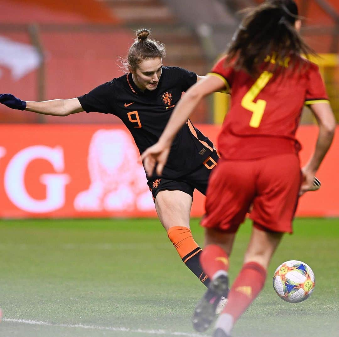 Arsenal Ladiesさんのインスタグラム写真 - (Arsenal LadiesInstagram)「Our Dutch trio were 𝐀𝐋𝐋 on target tonight 😍 Belgium 1-6 Netherlands 👏」2月19日 7時20分 - arsenalwfc