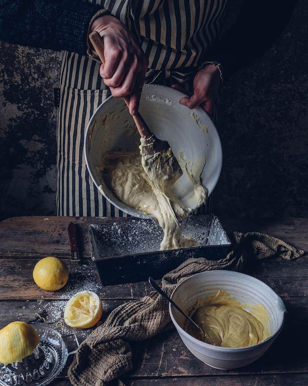 Our Food Storiesのインスタグラム：「Perfect for the weekend - this simple and delicious gluten-free lemon cake 😋 Get the recipe on the blog, link is in profile. Happy Friday guys 🌞 #ourfoodstories  ____ #lemoncake #glutenfri #glutenfrei #glutenfreebaking #glutenfreerecipes #fellowmag #verilymoment #foodphotographer #foodstylist #germanfoodblogger #momentslikethese #bakinglover」