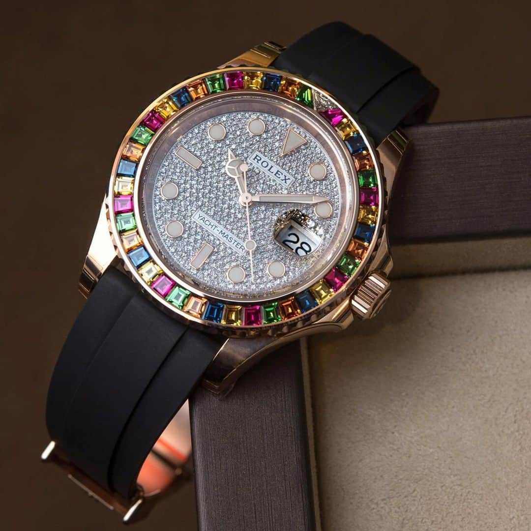 WATCHMANIAのインスタグラム：「How about some diamonds on your dive watch?」