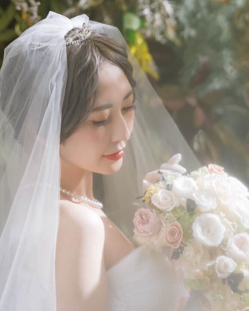ゆりあのインスタグラム：「. . . . 花束を君に贈ろう💐 . . . . #wedding #weddingphoto #Photo #ウエディングフォト #撮影 #ウェディングフォト  #ウエディング #ウェディング #ウェディングドレス #ファッションモデル #モデル #ウエディングドレス #マーメイドドレス #カクテルドレス #結婚 #marryme  #모델 #촬영 #웨딩드레스 #결혼 #花束を君に #宇多田ヒカル  #綺麗は作れる #努力は必ず報われる . . . . ポーンって投げたら 誰がキャッチしてくれるかな？💐 . . . .」