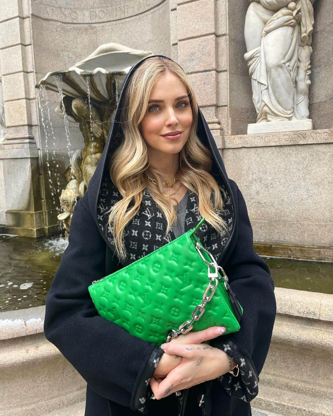 キアラ・フェラーニさんのインスタグラム写真 - (キアラ・フェラーニInstagram)「In my new favorite @louisvuitton bag  #Lvcoussin  #louisvuitton #adv」2月19日 18時17分 - chiaraferragni