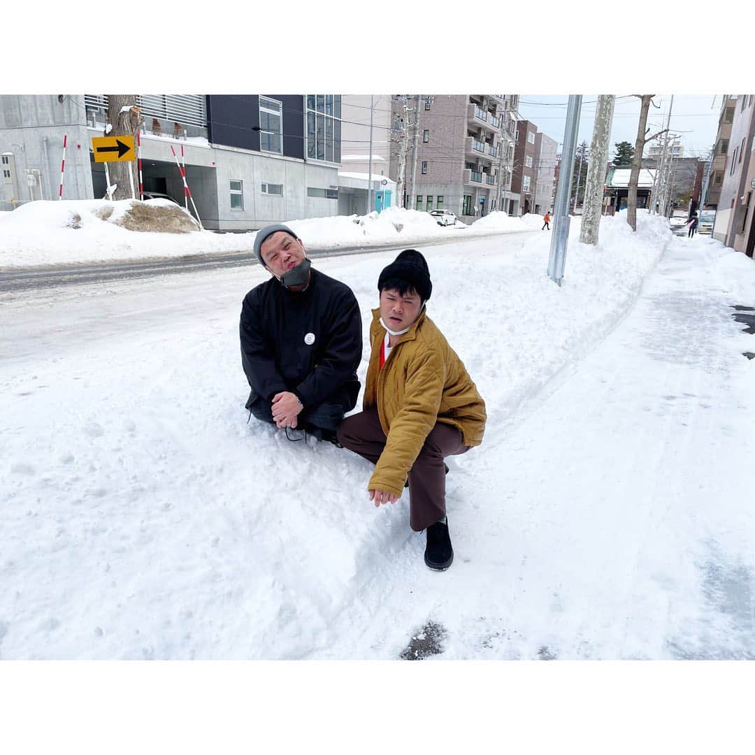 佐田正樹さんのインスタグラム写真 - (佐田正樹Instagram)「仕事で北海道来たよ。 師匠と信玄らーめん食べたよ。 雪国にチンピラ参上。  #信玄らーめん   チャーハンばりうまっ。」2月19日 16時56分 - satakisama