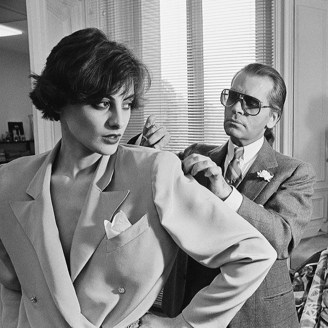 のインスタグラム：「Karl for ever  📷 Karl Lagerfeld avec Ines de la Fressange à Paris, 1983 par Pierre Vauthey #inesdelafressangeparis #inesdelafressange  #karllagerfeld」