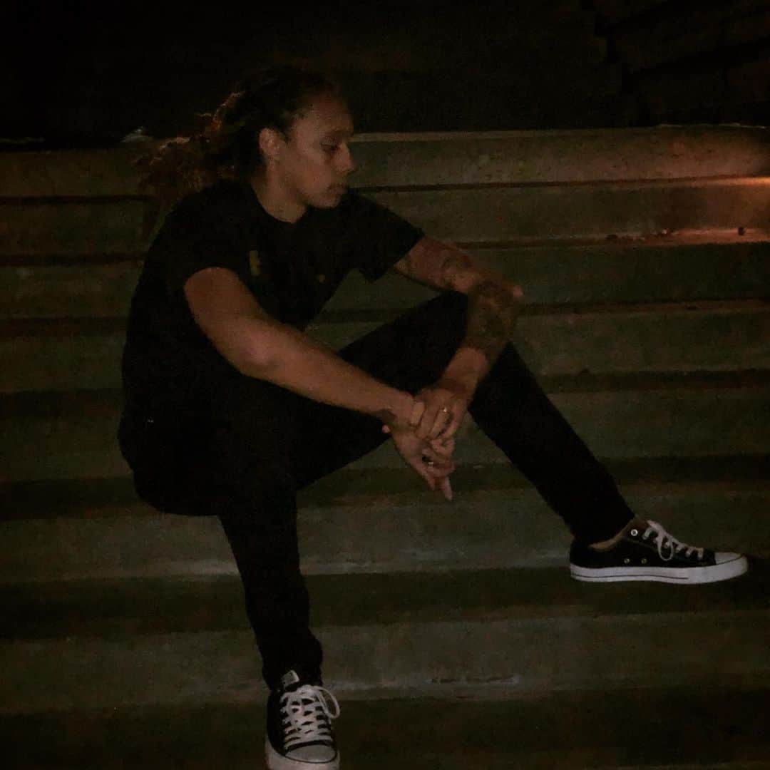 ブリトニー・グリナーのインスタグラム：「People will BELIEVE anything about you as long as it’s NEGATIVE, but anything POSITIVE is getting QUESTIONED!💯」