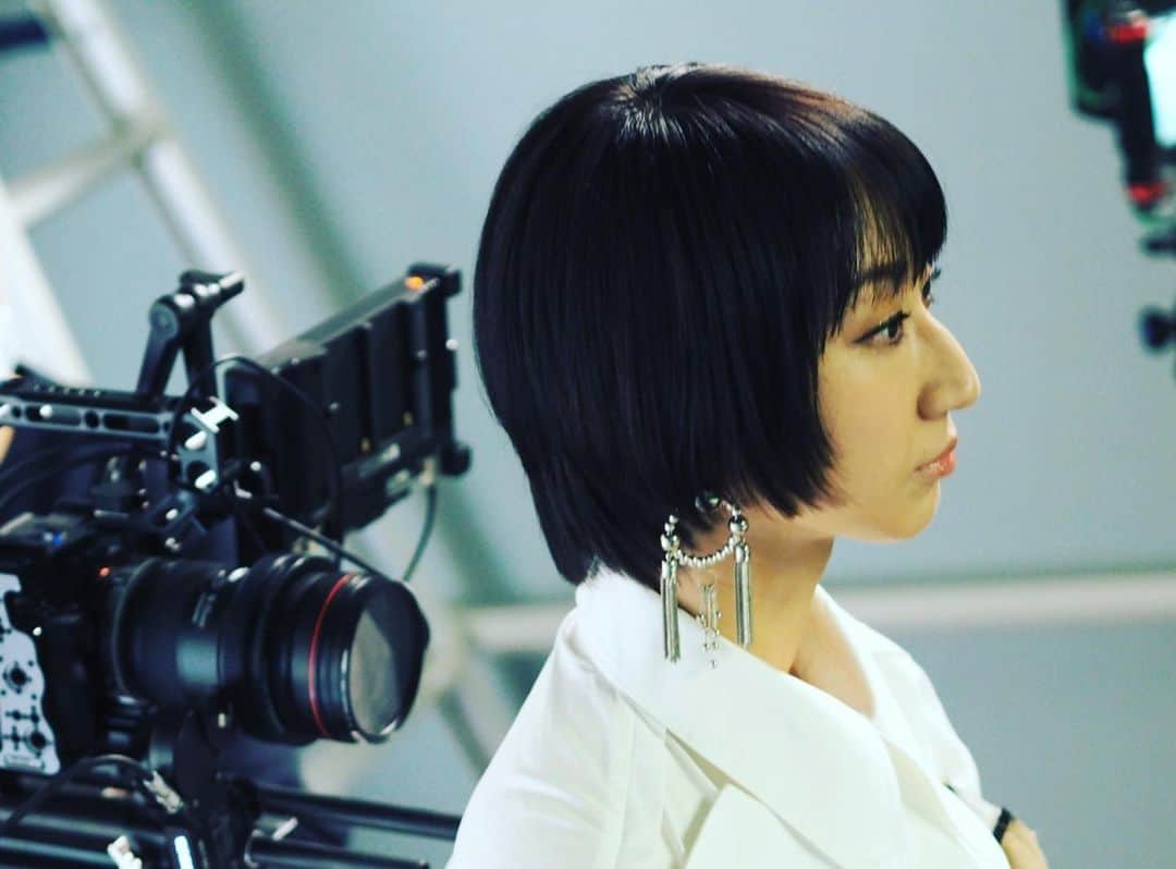 Ms.OOJAさんのインスタグラム写真 - (Ms.OOJAInstagram)「新曲「はじまりの時」MV  とても素晴らしいチームでした！  Director  Yoshiharu Seri Director of Photography  Kenji Watanabe Lighting Director  Takamitsu Miura Production Manager  Marika Takagi (FIRSTORDER) Producer  Kota Noguchi (FIRSTORDER)  Haremake Eri Shimoda Wardrobe Ayaka Sto Costume viviano sue & toga」2月19日 17時45分 - msoojafaith