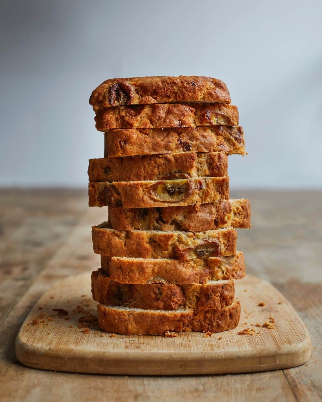 ジェイミー・オリヴァーさんのインスタグラム写真 - (ジェイミー・オリヴァーInstagram)「Bread....easier to make than you think! So if you find yourself with time on your hands this weekend, how about having a go at knocking up one of these options, from focaccia to soda bread, sourdough to my very easy homemade loaf. What are you gonna try making??」2月19日 17時46分 - jamieoliver