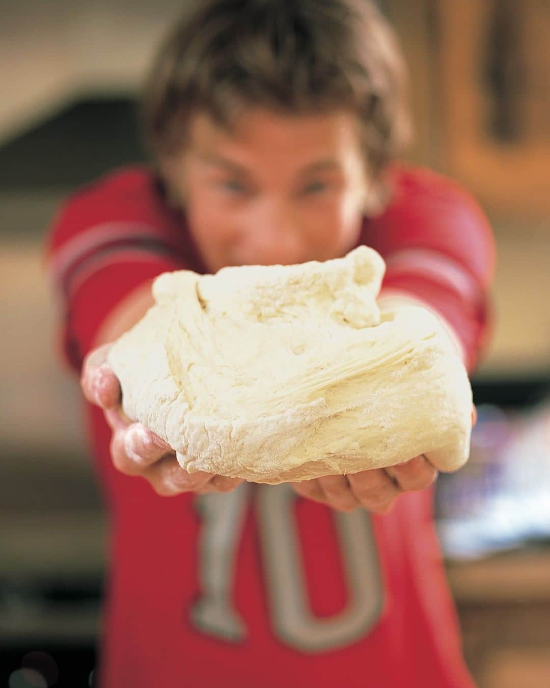 ジェイミー・オリヴァーさんのインスタグラム写真 - (ジェイミー・オリヴァーInstagram)「Bread....easier to make than you think! So if you find yourself with time on your hands this weekend, how about having a go at knocking up one of these options, from focaccia to soda bread, sourdough to my very easy homemade loaf. What are you gonna try making??」2月19日 17時46分 - jamieoliver