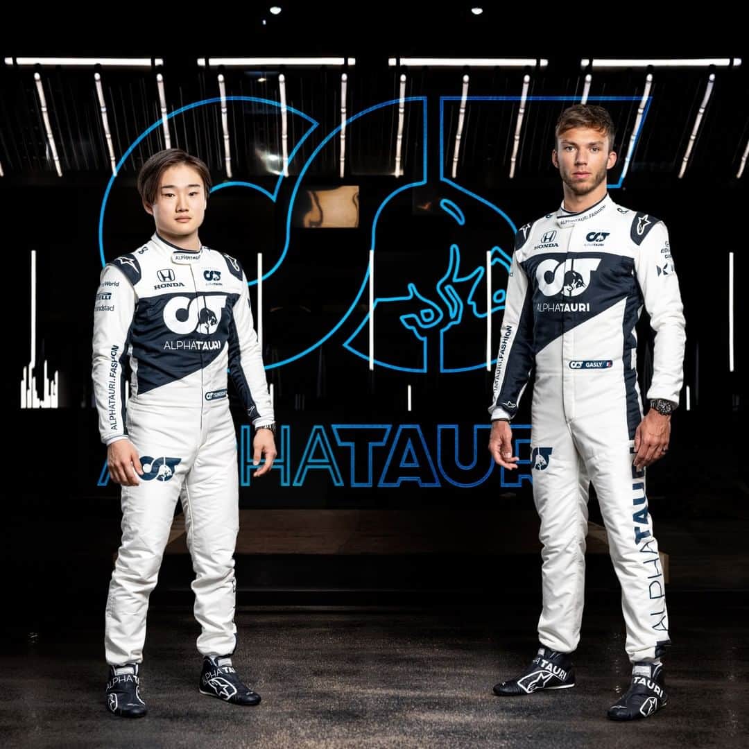 F1さんのインスタグラム写真 - (F1Instagram)「Pierre Gasly and Yuki Tsunoda 🤝 AT02  #F1 #Formula1 #AlphaTauri @alphataurif1」2月19日 17時56分 - f1